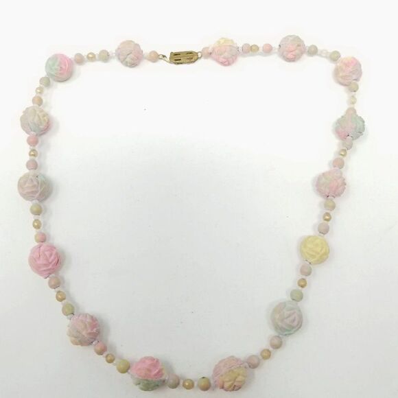 Vintage Pastel Rose Shaped Beaded Necklace, Short Length, Retro Estate - Picture 1 of 4